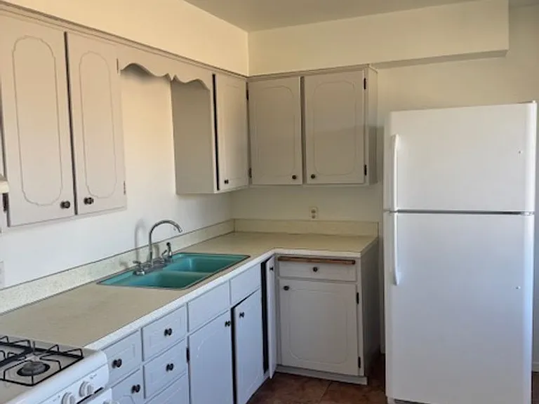 632 Berrydale Ave — Photo 3