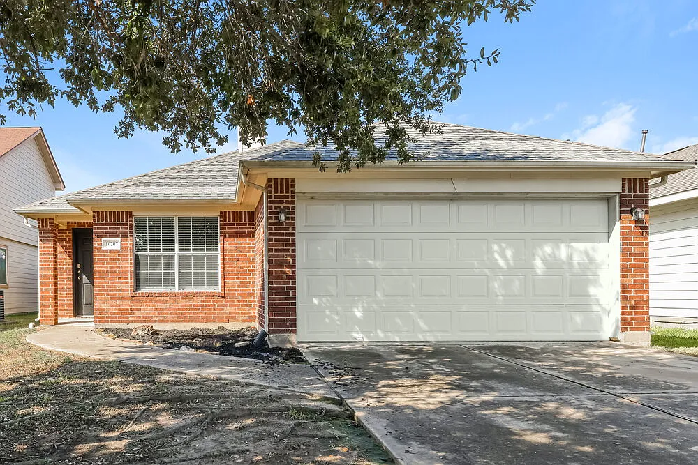 3 bed, 2.0 bath, 1495 sqft, $1,705 — Photo 1