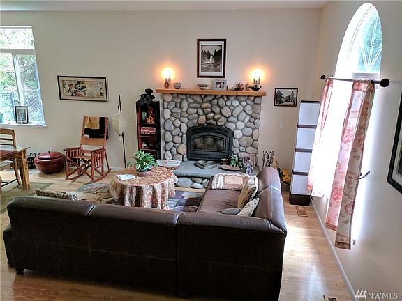 4th image of 2609 113th Street Ct NW