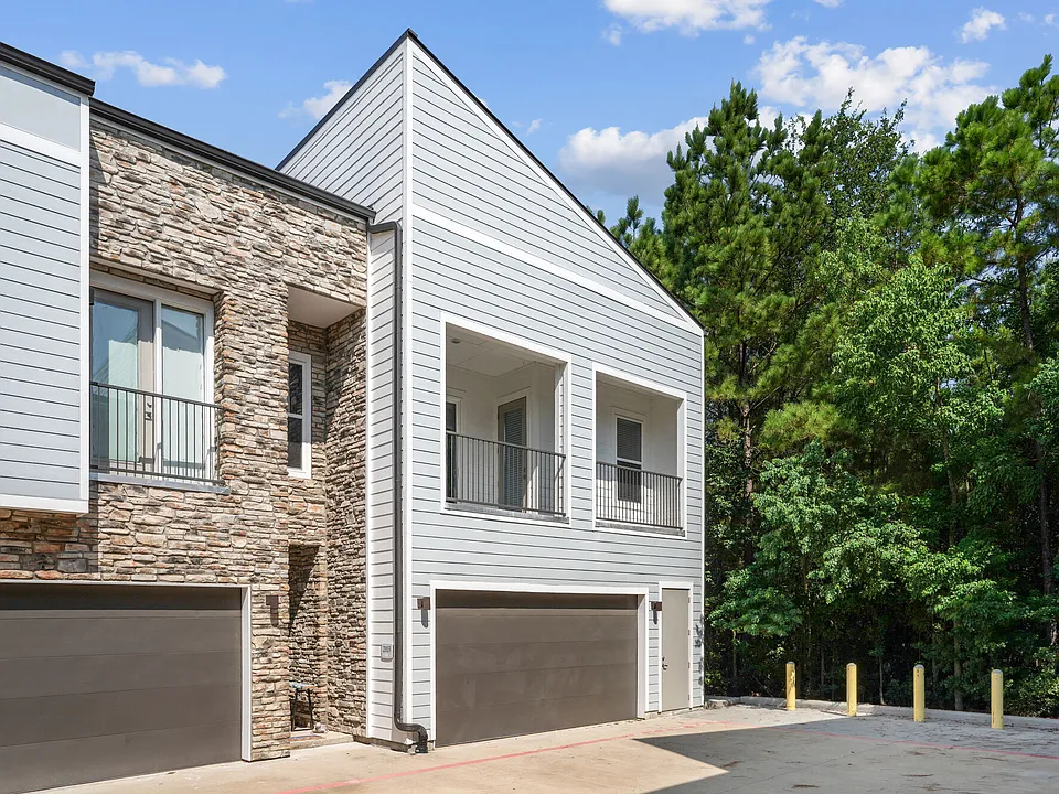 Reserve at Woodland Lakes