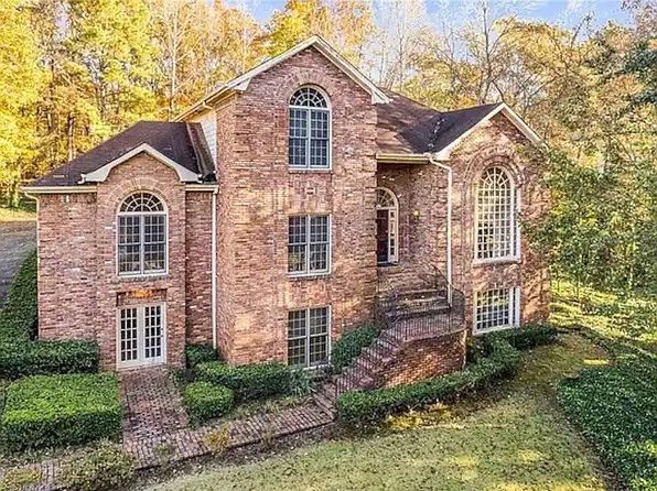 415 Collegiate Dr