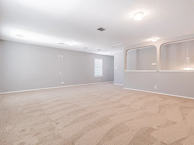 326 Diana Dr — Photo 26