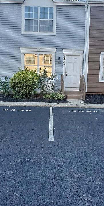 1st image of 4944 Stoneybrook Blvd