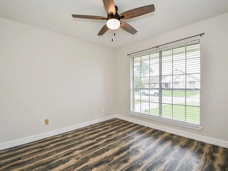 13910 Bonnercrest Dr — Photo 17