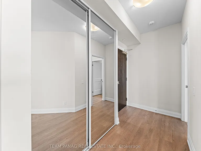15 Lynch St #1406 — Photo 4