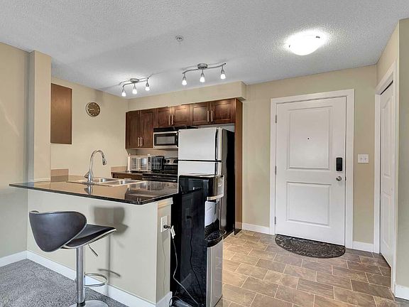 4th image of 1406-403 Mackenzie Way SW #1406