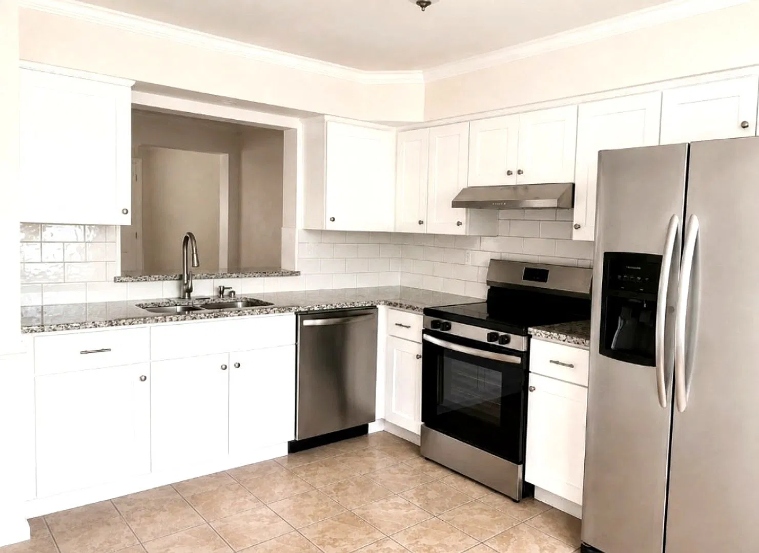 Western Branch 3br 2.5 bath Townhome — Photo 2