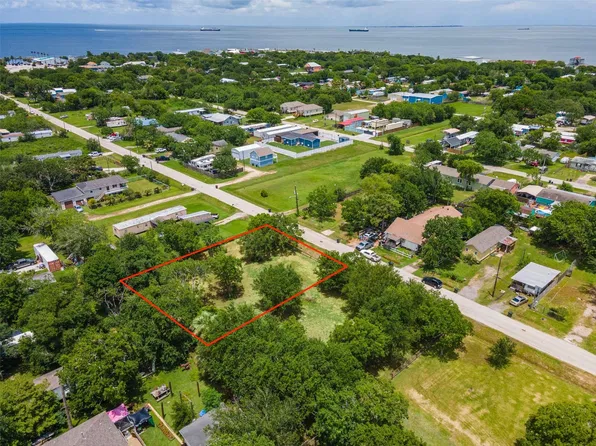 410 7th St Lot 29-36, Dickinson, TX 77539