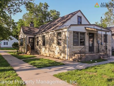 1120 N Manhattan Ave, Manhattan, KS, 66502