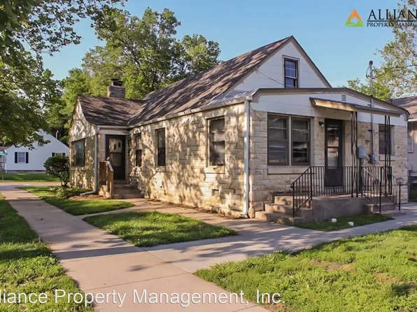 1120 N Manhattan Ave, Manhattan, KS 66502