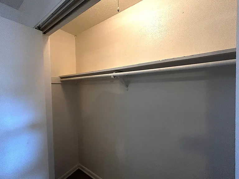 1010 W 23rd St #13 — Photo 15
