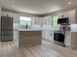 40 Harvest Dr, Vienna, WV 26105