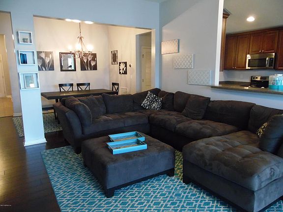 4th image of 1009 Deer View Ln