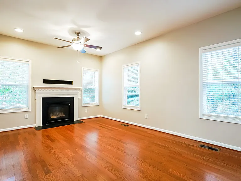 146 Willowbrook Cir — Photo 5