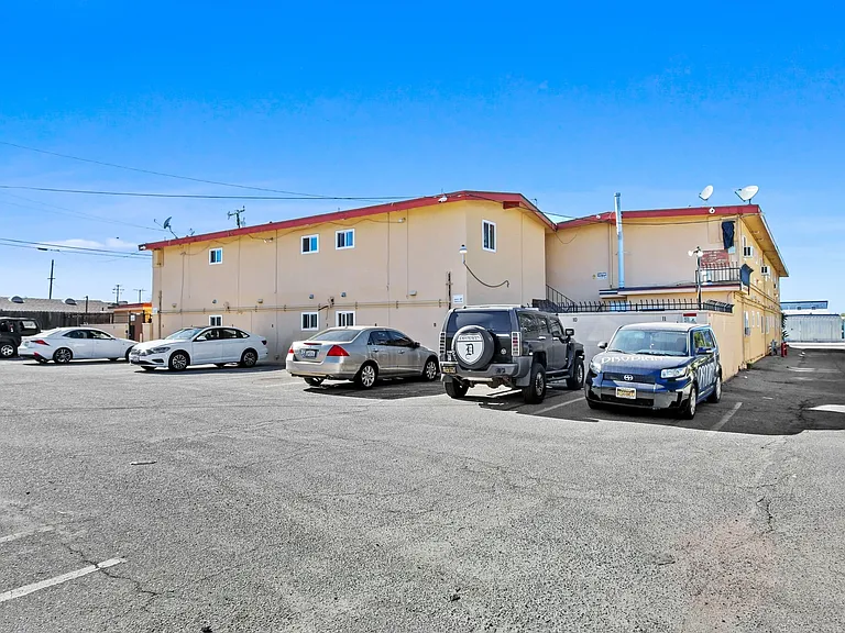 11740 Gurley Ave #1 — Photo 9