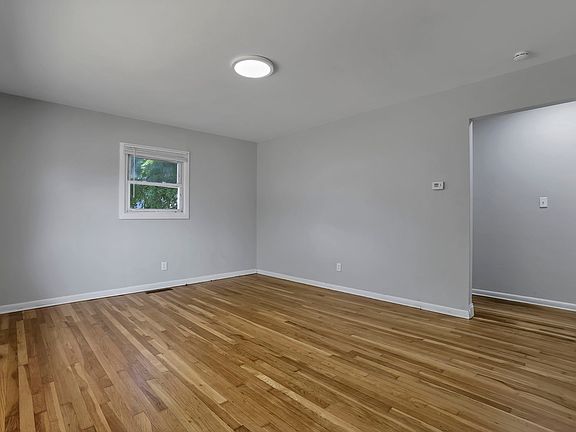 5th image of 2344 Belcher Dr
