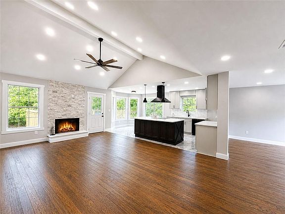 2nd image of 1301 Stonemont Rd