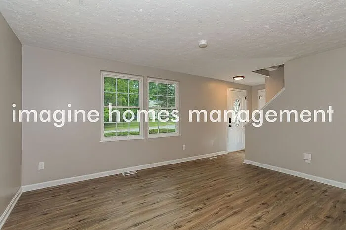 3 bed, 1.5 bath, 1416 sqft, $2,089 — Photo 2