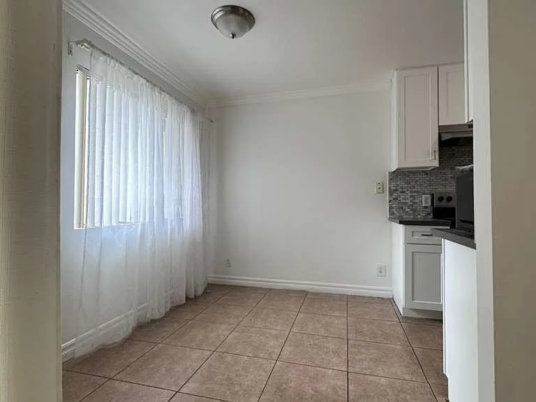 121 Sinclair Ave #233 — Photo 2
