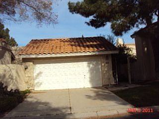 1st image of 332 W Carmen St