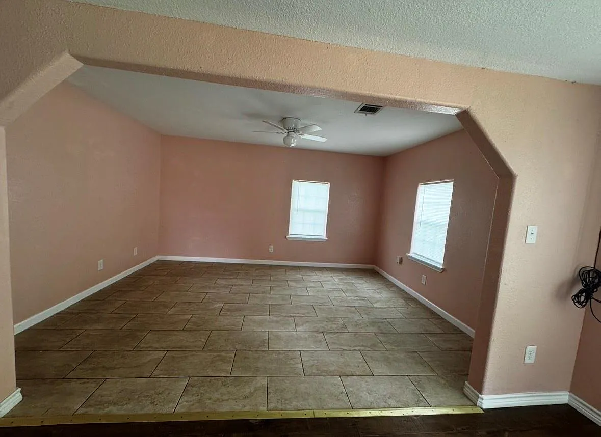 5 bed, 3.0 bath, 1508 sqft, $1,500 — Photo 2