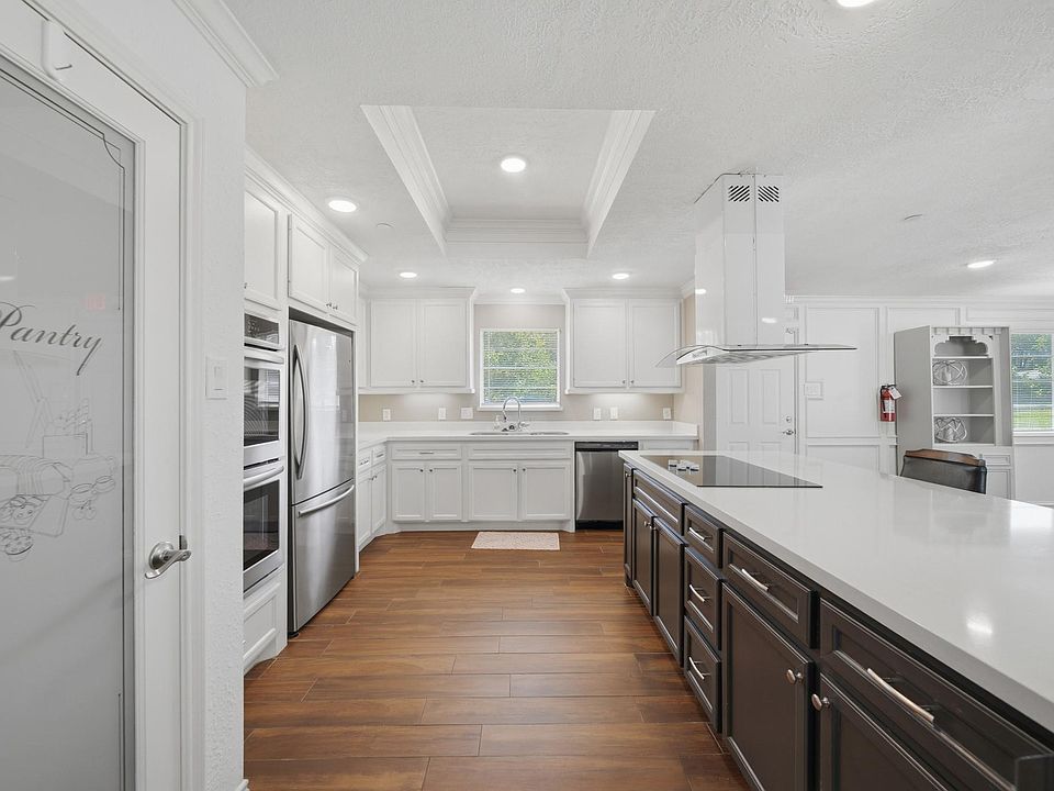 1st image of 3006 Spring Creek Dr