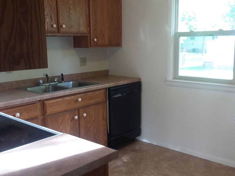 2nd image of 211 Harriet St
