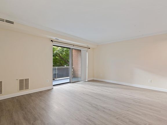 5th image of 1931 N Cleveland St APT 308