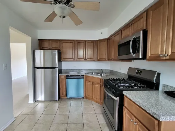 2007 W Touhy Ave APT 308, Chicago, IL 60645
