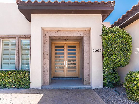 3rd image of 2205 Hacienda Rey Dr
