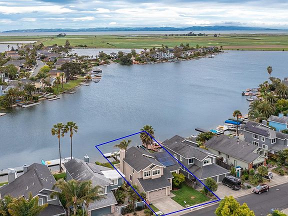 2nd image of 52 Caribe Isle