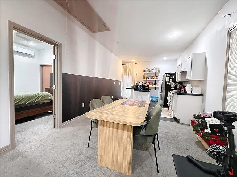 1217 Campbell St — Photo 22
