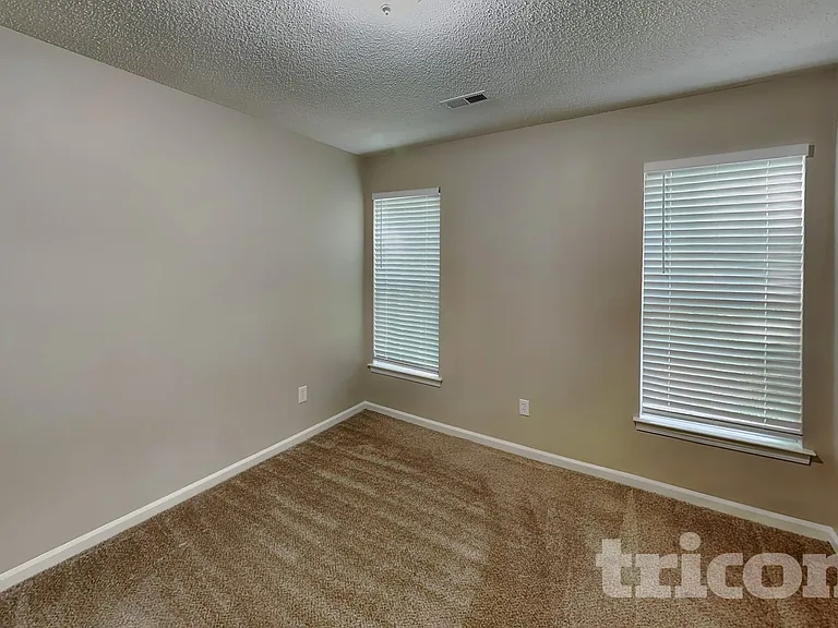 1405 Wessex Ct — Photo 14
