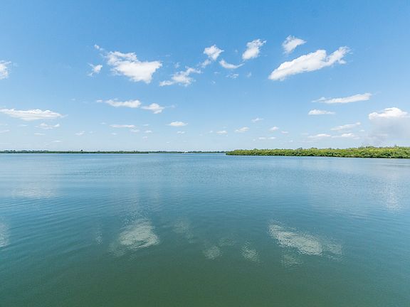 4th image of 226 Indian River Dr