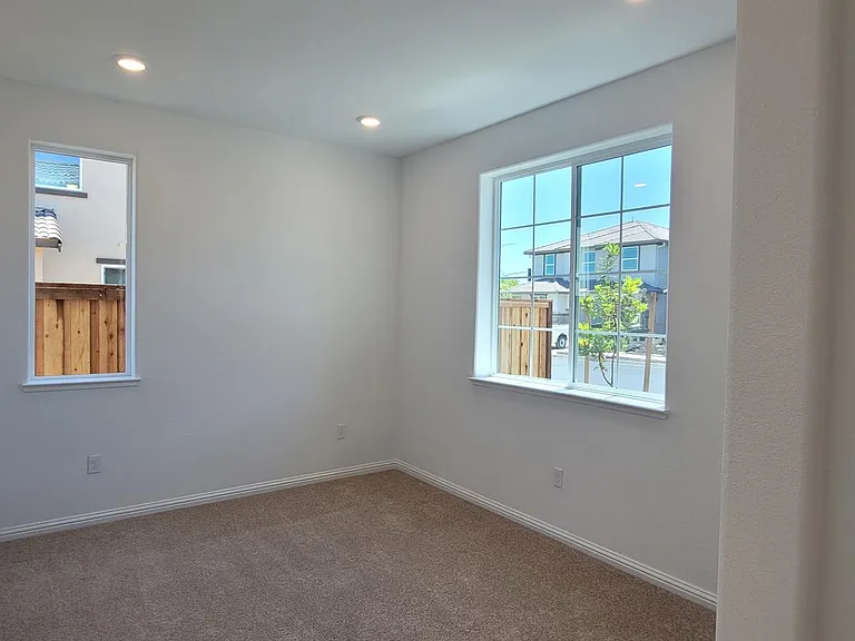 241 Wooley Creek Way — Photo 5
