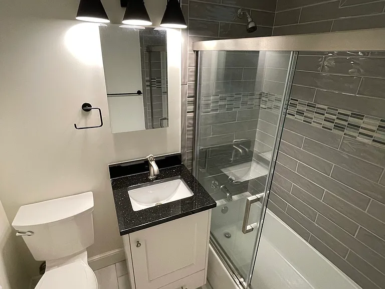 2851 E Maurice Dr — Photo 9