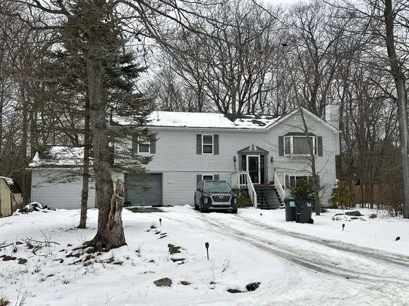 5536 Seven Nations Dr, Tobyhanna, PA 18466