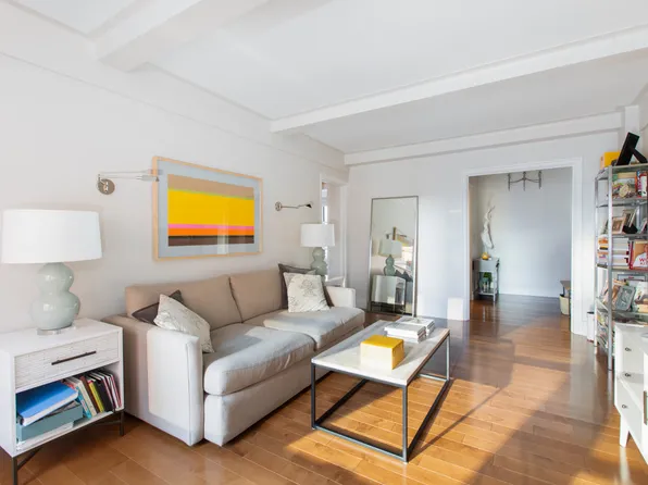 433 West 34th Street image 1 of 11