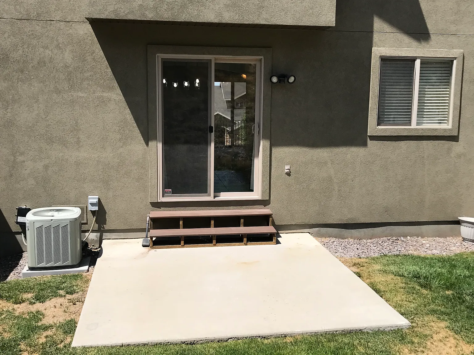 3 bed, 2.5 bath, 1780 sqft, $2,000 — Photo 2