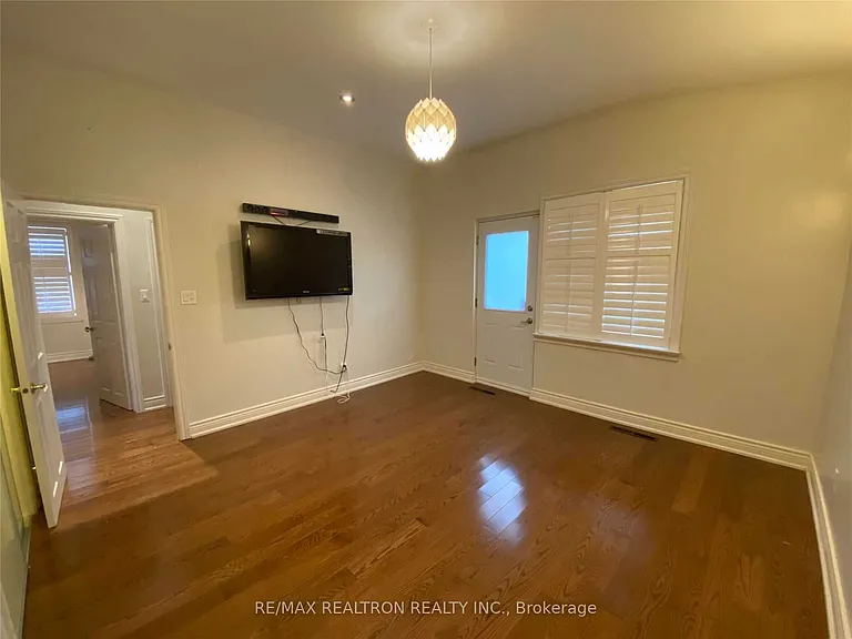 38 Bayberry Cres — Photo 17