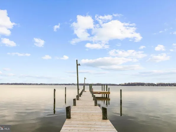 3800 Edgewater Pl, Dundalk, MD 21222