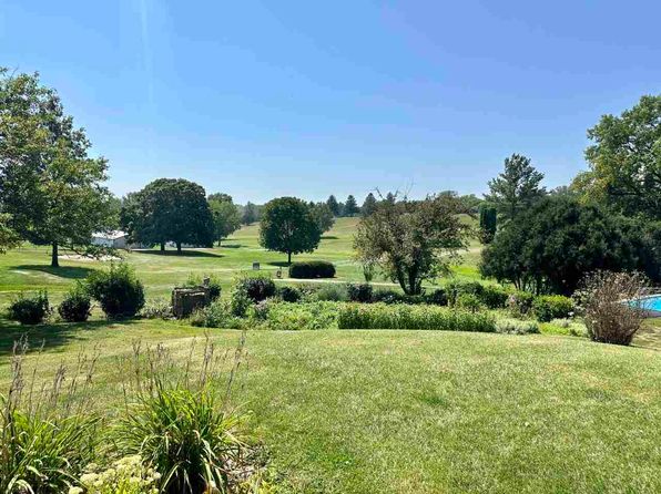 105 Fairview Dr, Wellman, IA 52356