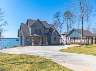 881 So Holiday Dr, Dadeville, AL 36853