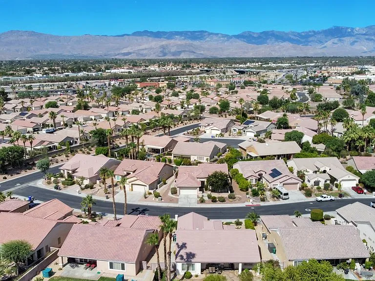 39357 Mirage Cir — Photo 32