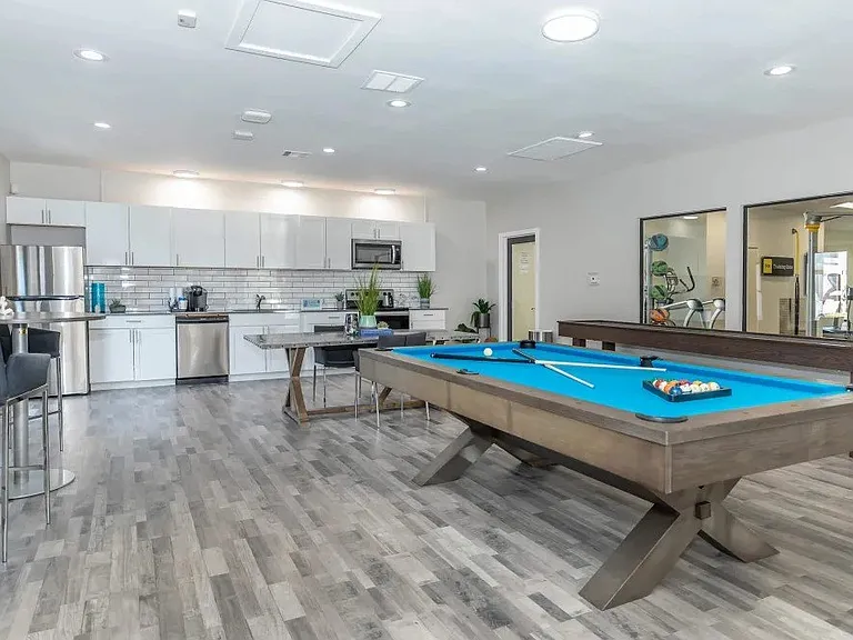 Jolt Apartments — Photo 8