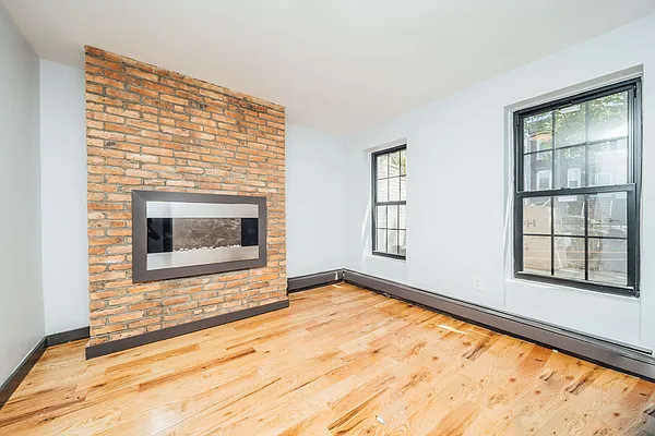 Rented by Nooklyn NYC LLC | media 13