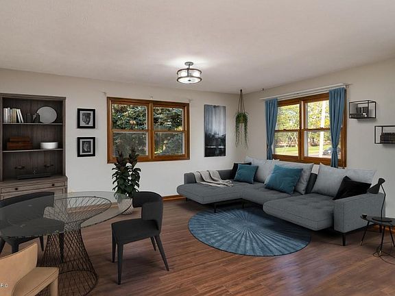 5th image of 3184 Pinedale Dr SW