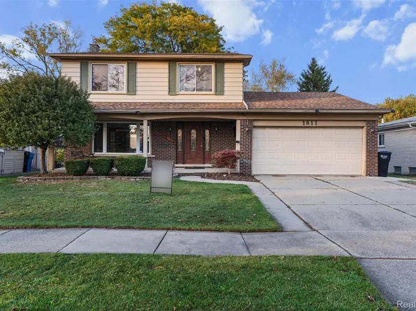 1811 Briarwood Dr, Madison Heights, MI 48071