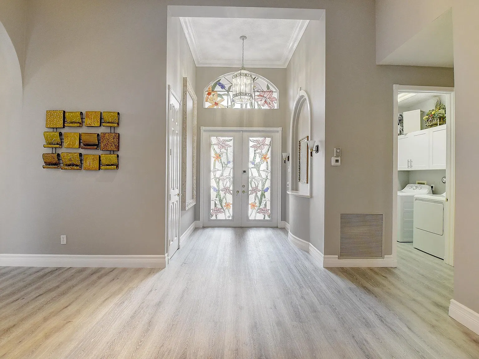 3 bed, 3.5 bath, 2629 sqft, $5,500 — Photo 4