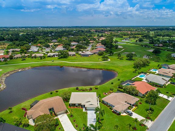 4th image of 2265 SW Creekside Dr